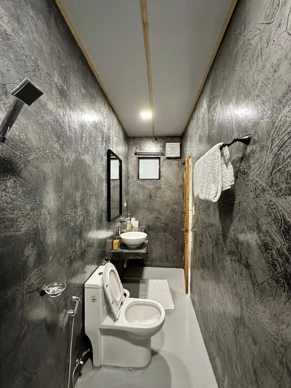 Ursula Beach Resort El Nido Exterior photo